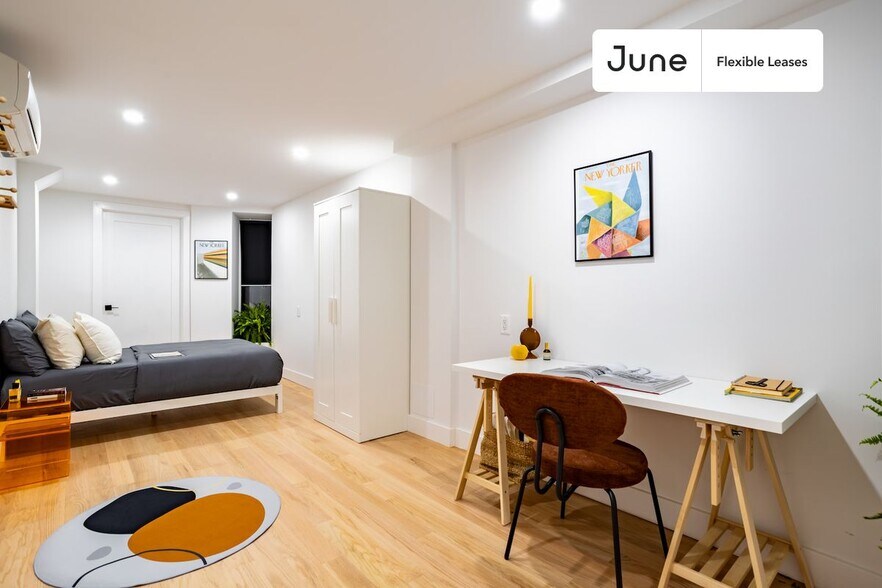 Building Photo - Trendy ROOM at The Central Park Manhattan House