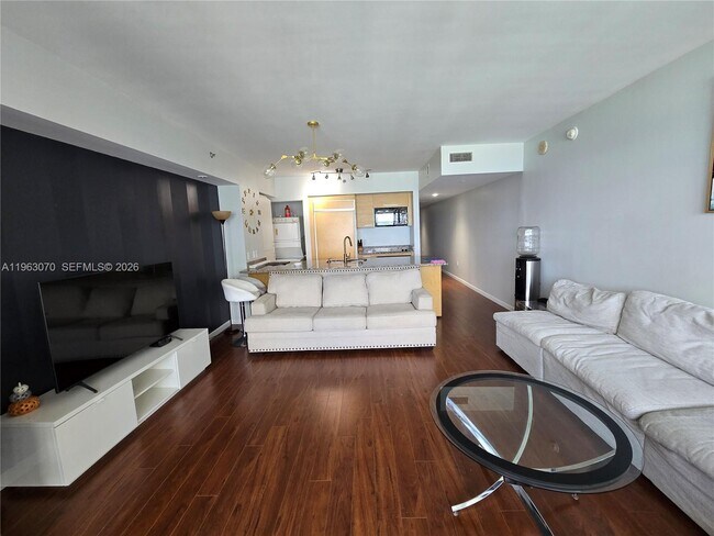 Building Photo - 1830 S Ocean Dr