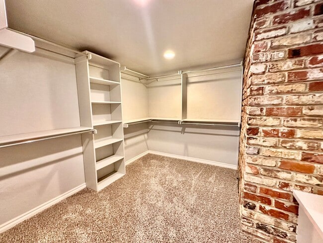 Building Photo - 3 Bed Home OKC - Move in Deposit-Free! (If Qualified)