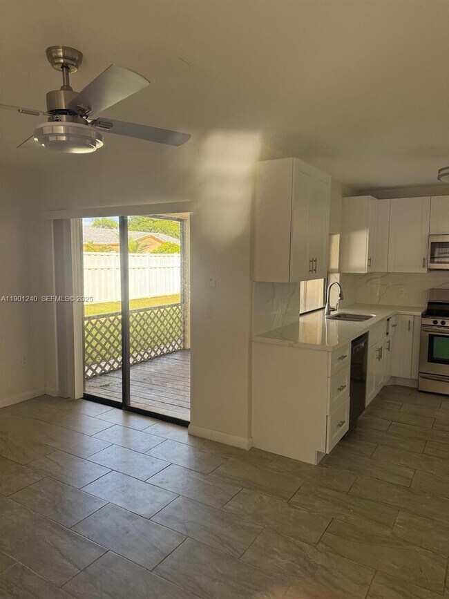 Building Photo - 11701 NW 37th Pl