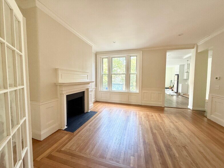 Building Photo - 1726 Beacon St