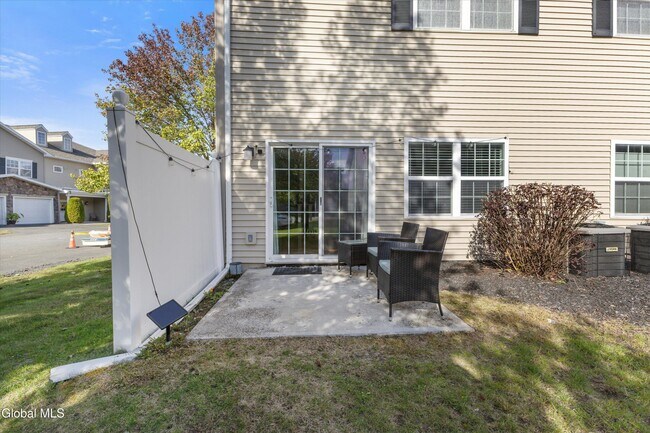 Building Photo - 401 Avalon Pl