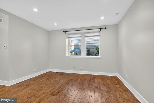 Building Photo - 1420 E Susquehanna Ave