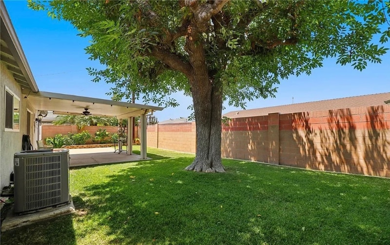 Building Photo - 2205 E Quincy Ave