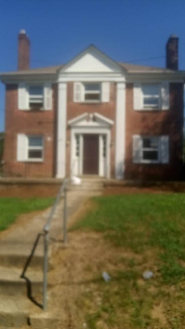 Primary Photo - 1500 Yarmouth Ave