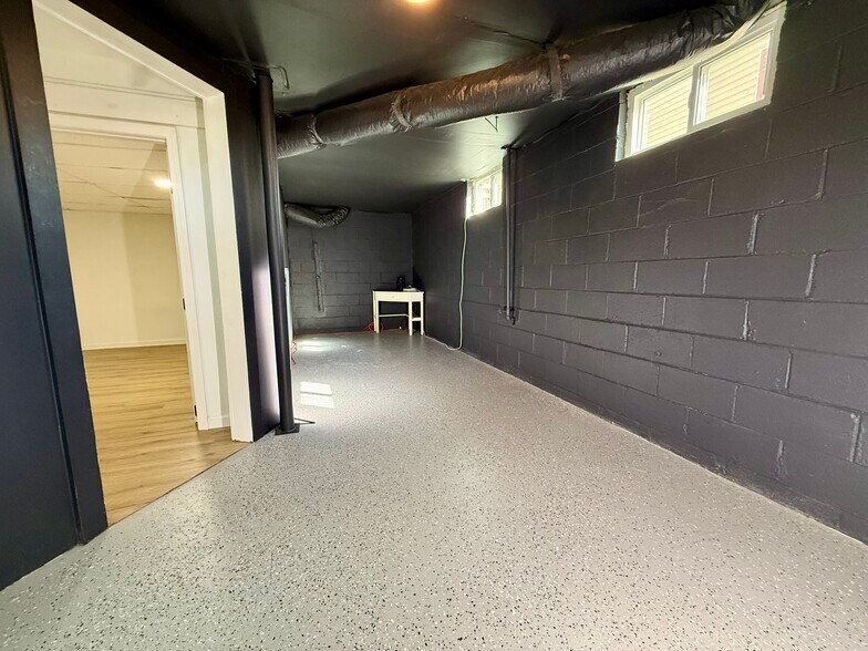 Storage/Man cave space - 12 Moore St