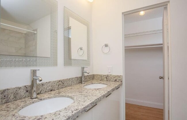 Building Photo - 9455 Bay Harbor Terrace