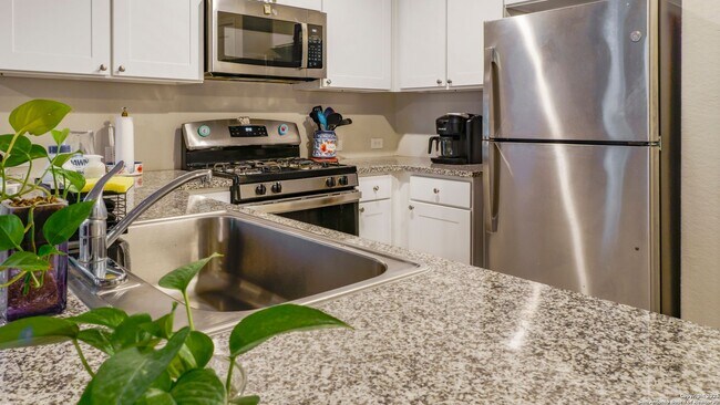 Building Photo - 3-BEDROOM LENNAR HOME IN NORTHEAST CROSSING