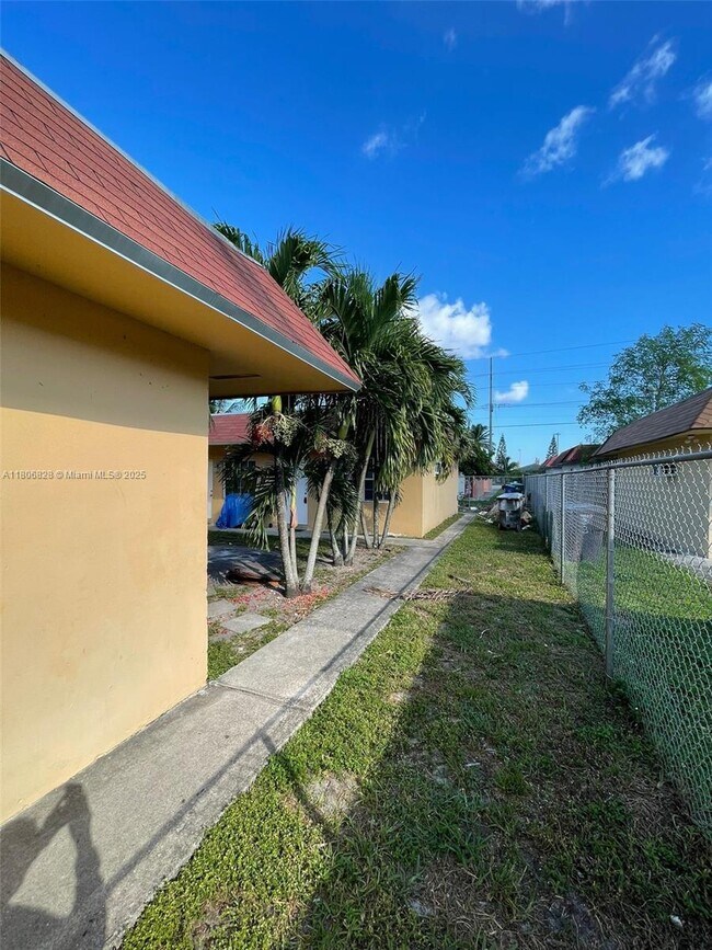 Building Photo - 4260 NW 31st Terrace