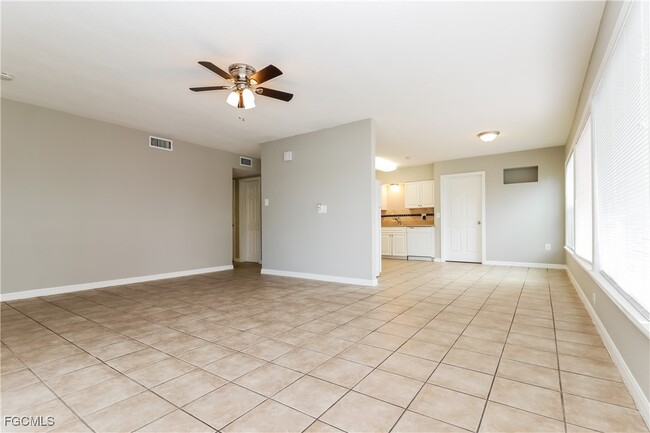 Building Photo - 1450 Mandel Rd