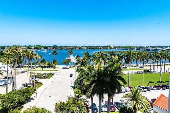 Building Photo - 255 Evernia St