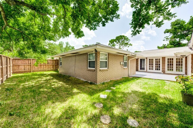 Building Photo - 3402 Gannett St