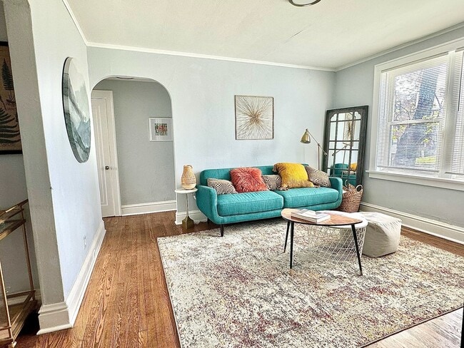 Building Photo - 4928 Lindenwood Ave