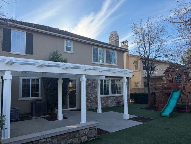 Building Photo - 46172 Pinon Pine Way