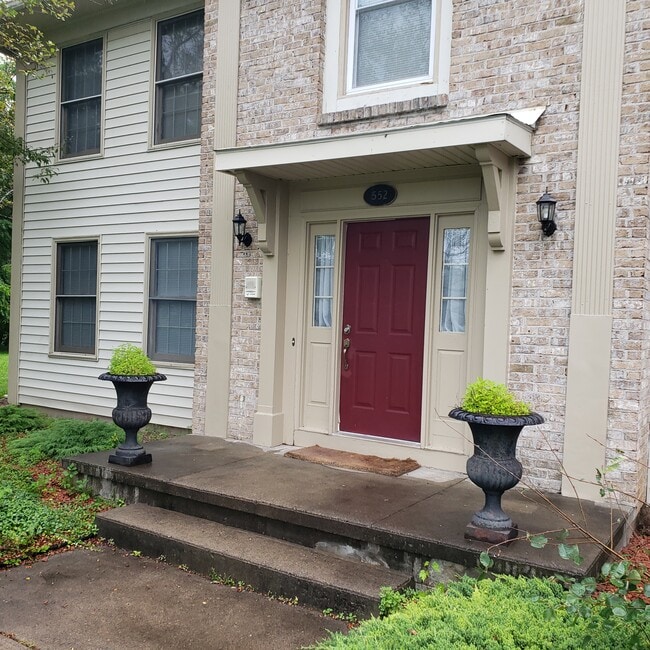 Building Photo - 552 Mendon Rd