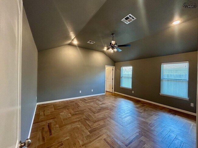 Building Photo - 5021 Olivia Ln