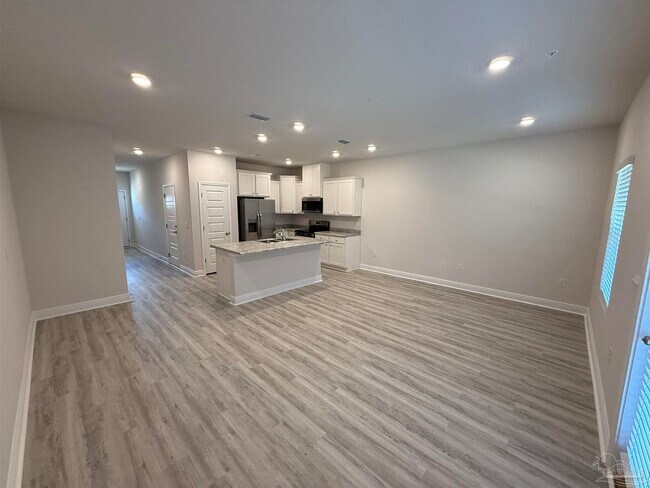 Building Photo - 9007 Golden Eye Dr