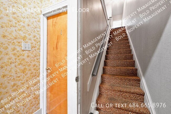 Building Photo - 116 S Cherry St