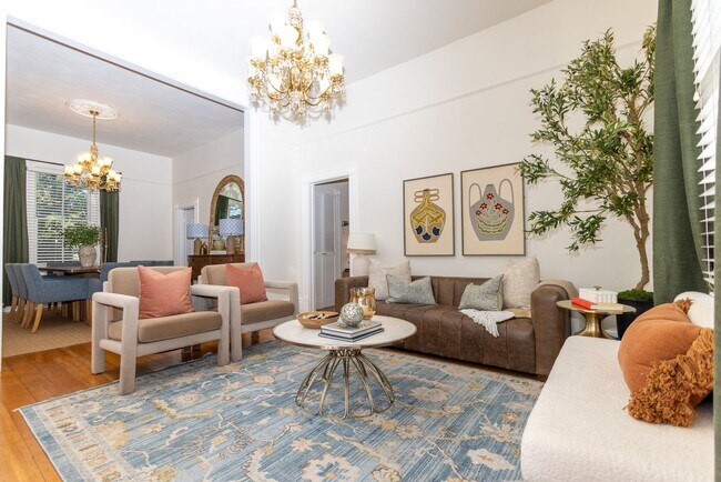 Building Photo - 703 Manzanita Ave