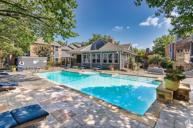 Building Photo - Avalon Villas