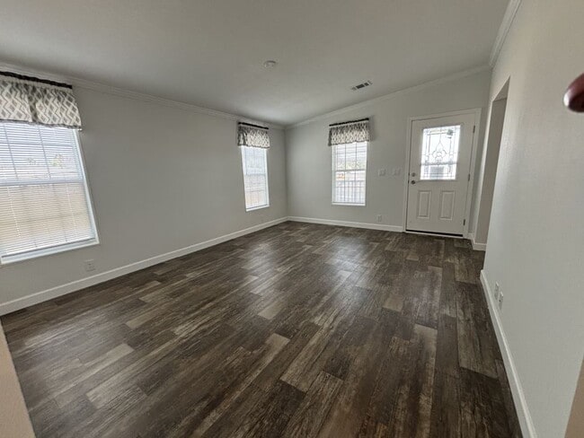 Building Photo - 1 Kimberly Ct