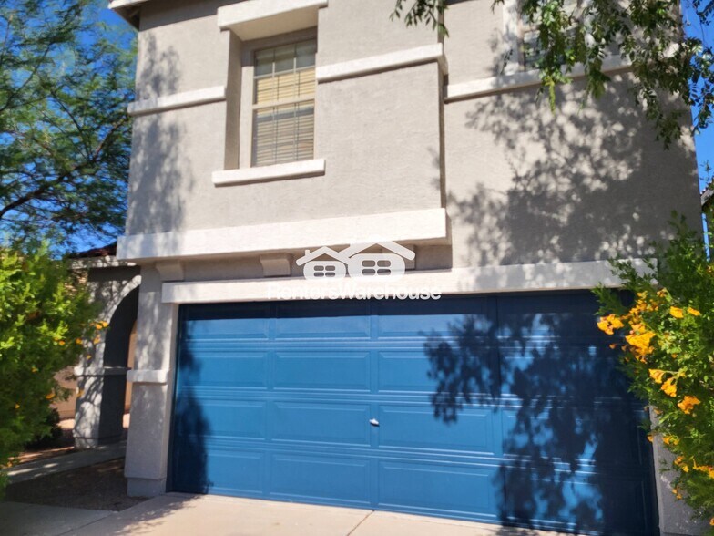 Building Photo - 2657 S Southwind Dr