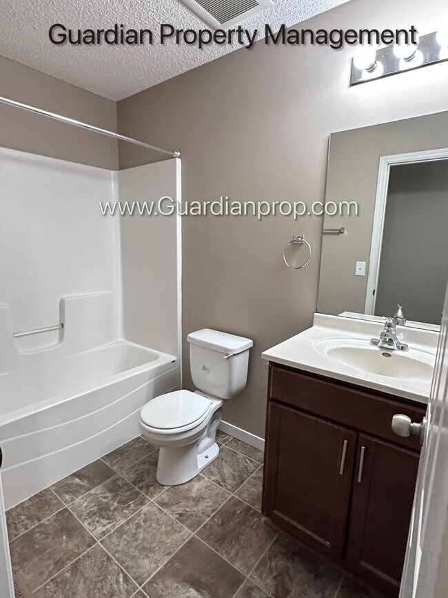Building Photo - Brooklyn Park End Unit Town Home, Dishwasher, Washer/Dryer, Dedicated Office