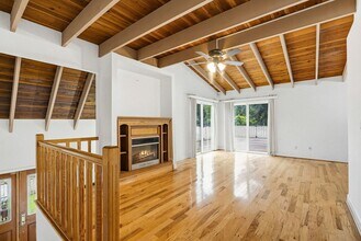 Building Photo - Sun-Filled 2BR/2BA Upper Home with Large Decks & Hardwood Floors in Aptos