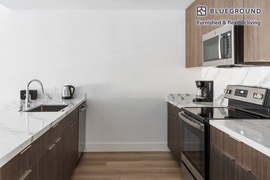 Building Photo - 3406 El Camino Real