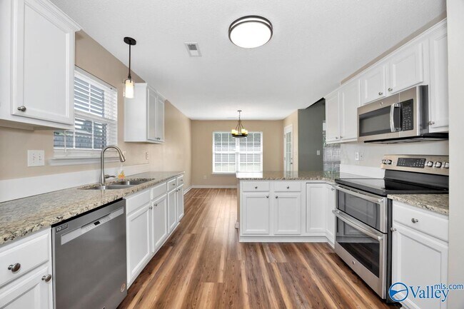 Building Photo - 247 De Jan Rd