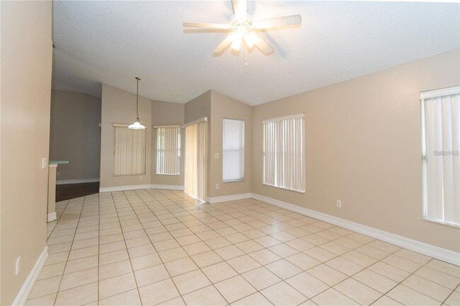 Building Photo - 12860 Waterhaven Cir