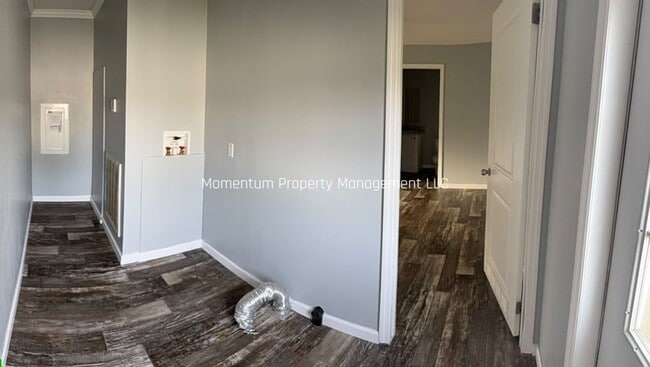 Building Photo - 16112 La Bella St