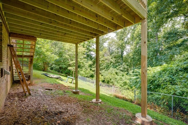 Building Photo - 3 Bed/1.5 Bath in Colonial Heights