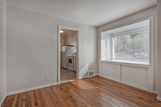 Building Photo - 4bd/1.75ba Seattle House