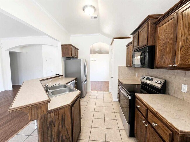 Building Photo - 16001 Korie Dr