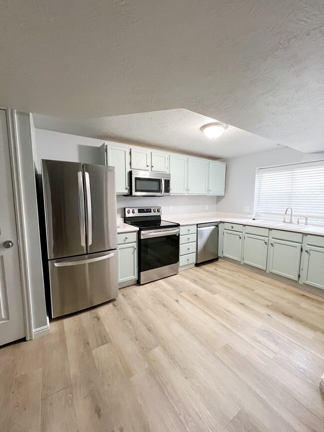 Building Photo - 1528 W 7270 S