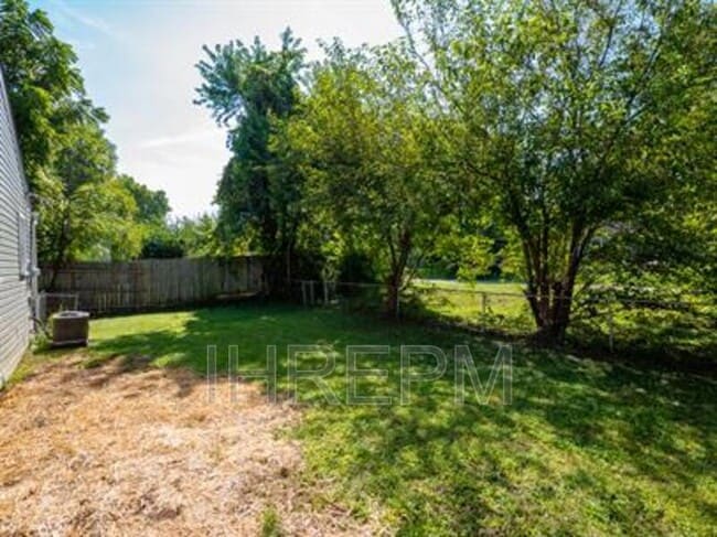 Building Photo - 235 Southard Dr