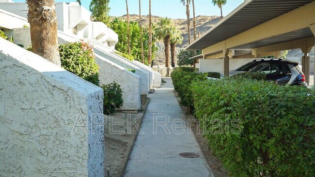 Building Photo - 5301 E Waverly Dr