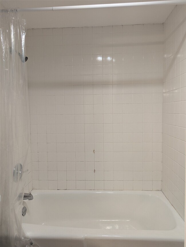 Building Photo - 7520 Hornwood Dr