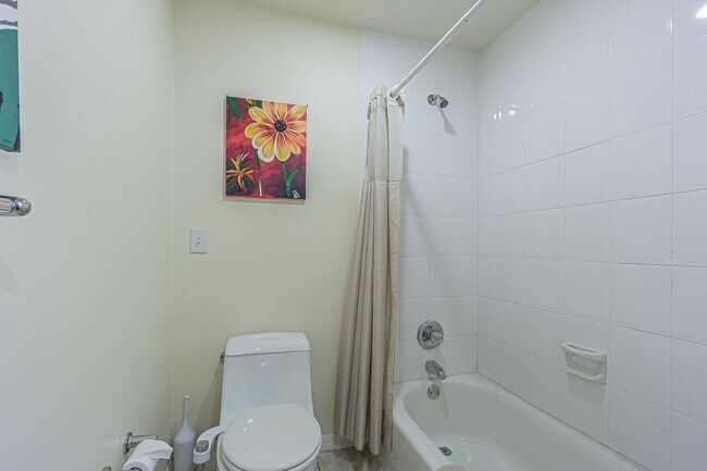 Building Photo - 5427 Villa Deste Ct