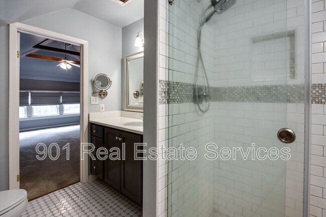 Building Photo - 1552 Forest Ave