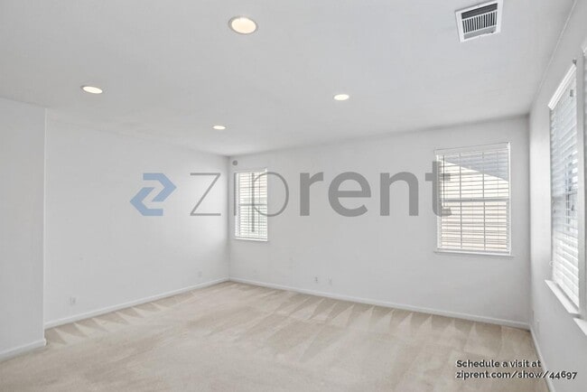 Building Photo - 5536 Cooney Pl