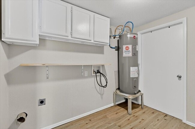 Building Photo - 4729 Prinston- 4bed/1bath- $1,395/month