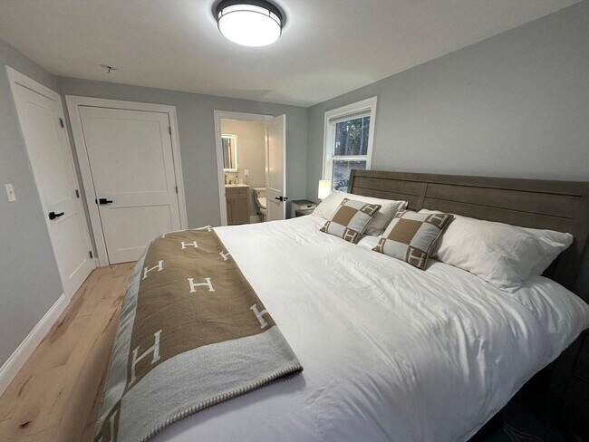 Building Photo - 456 Parsonage St