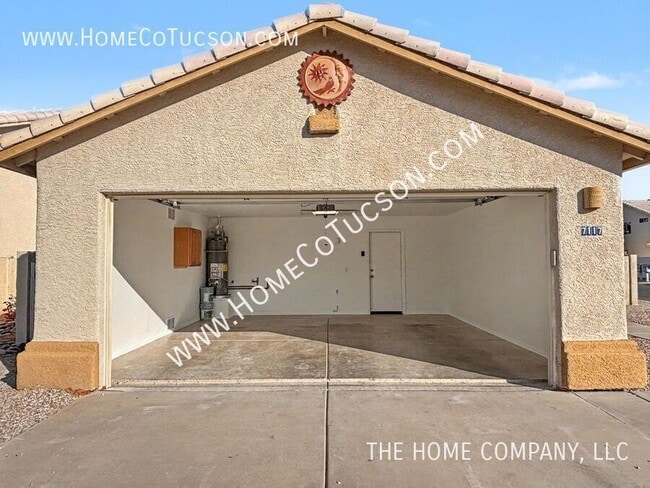 Building Photo - 7117 W Amarante Dr