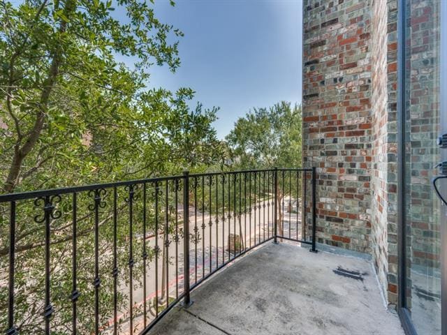 Building Photo - 736 Rockingham Dr