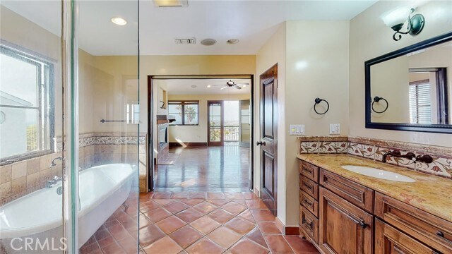 Building Photo - 227 Pso De Granada