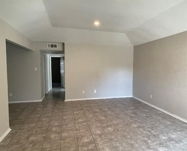 Building Photo - 6721 Loma Vista Dr