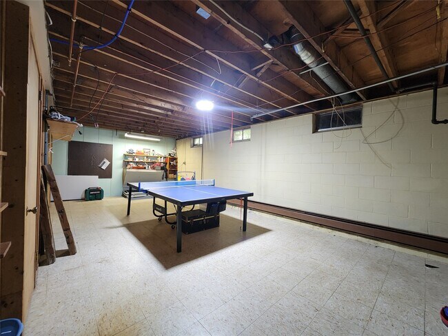 Building Photo - 5406 Creek Ln