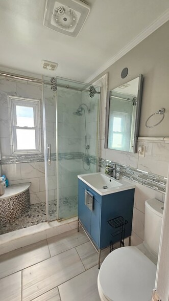 Building Photo - 69 Hahn Ave